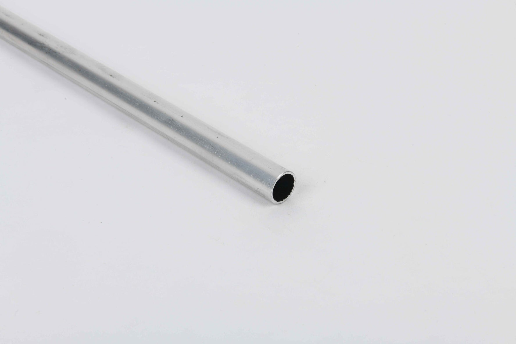 Round Tube - Natural Aluminium