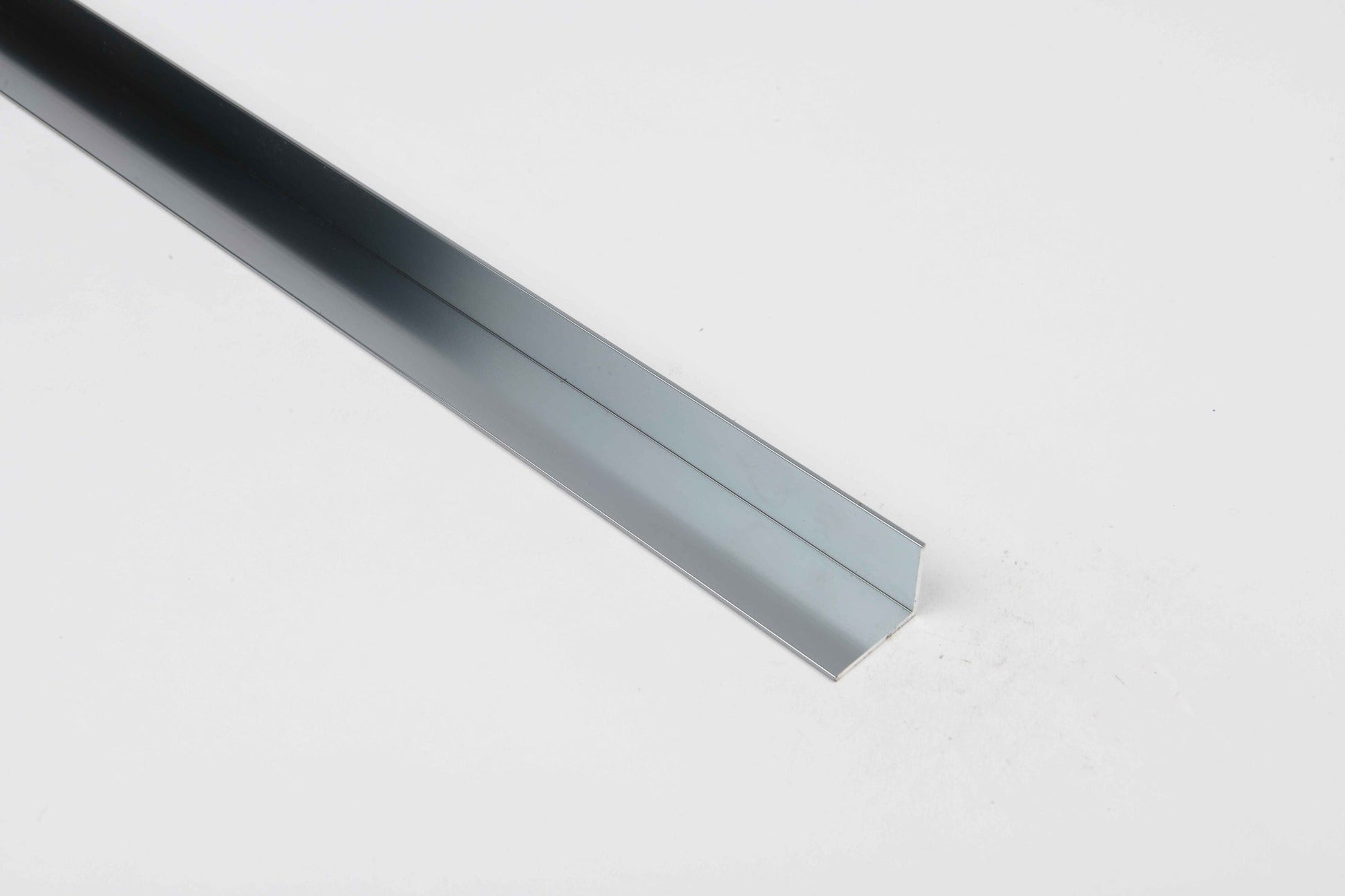 Unequal Angle Profile Ice Silver - Aluminium